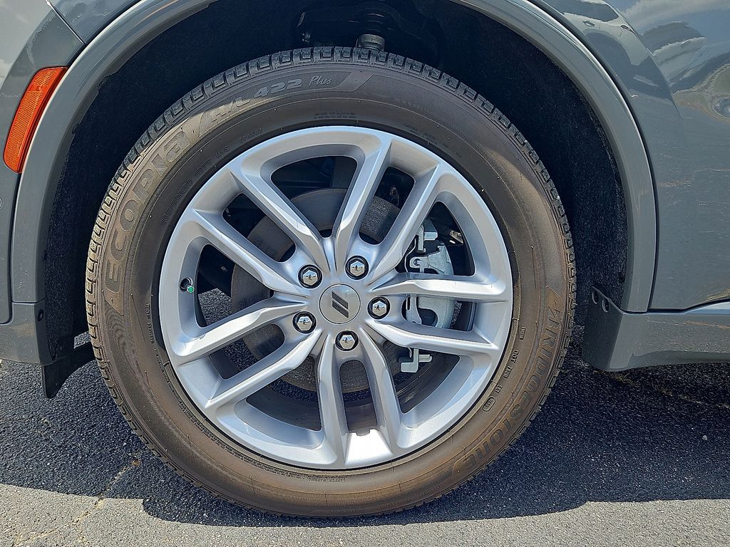 Vehicle image 5 of 19