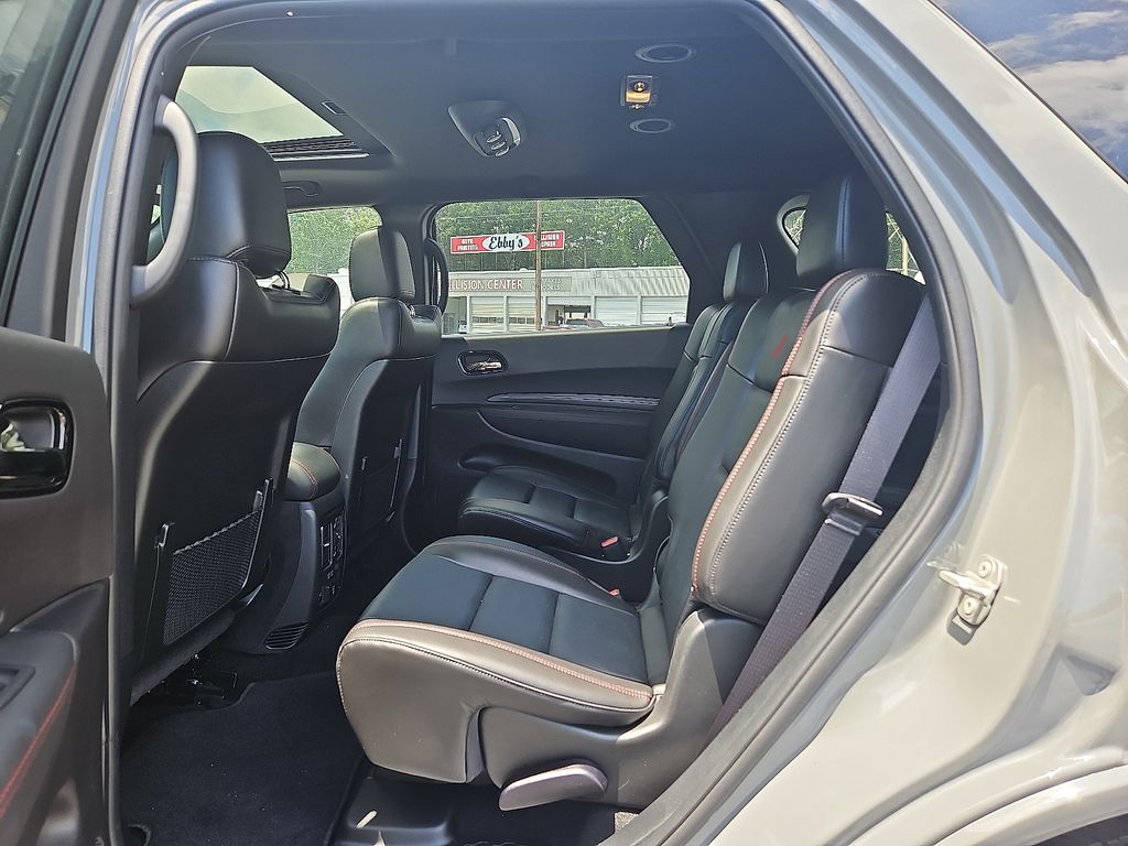 Vehicle image 18 of 19