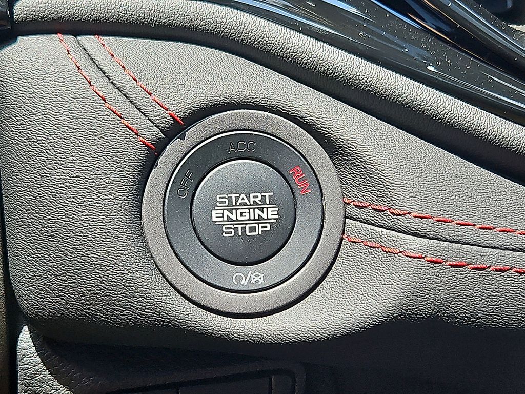 Vehicle image 13 of 19