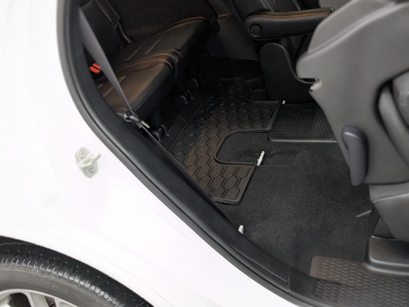 Vehicle image 27 of 39