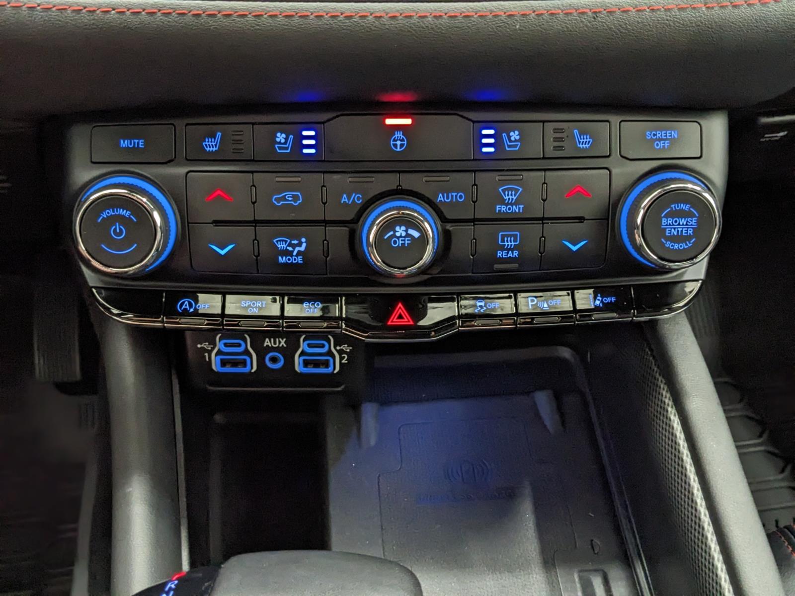 Vehicle image 38 of 39