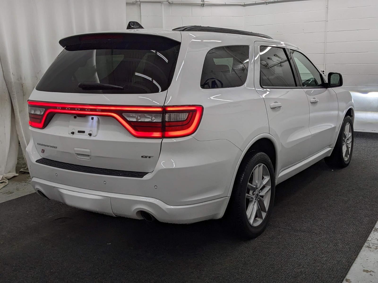 Vehicle image 4 of 39