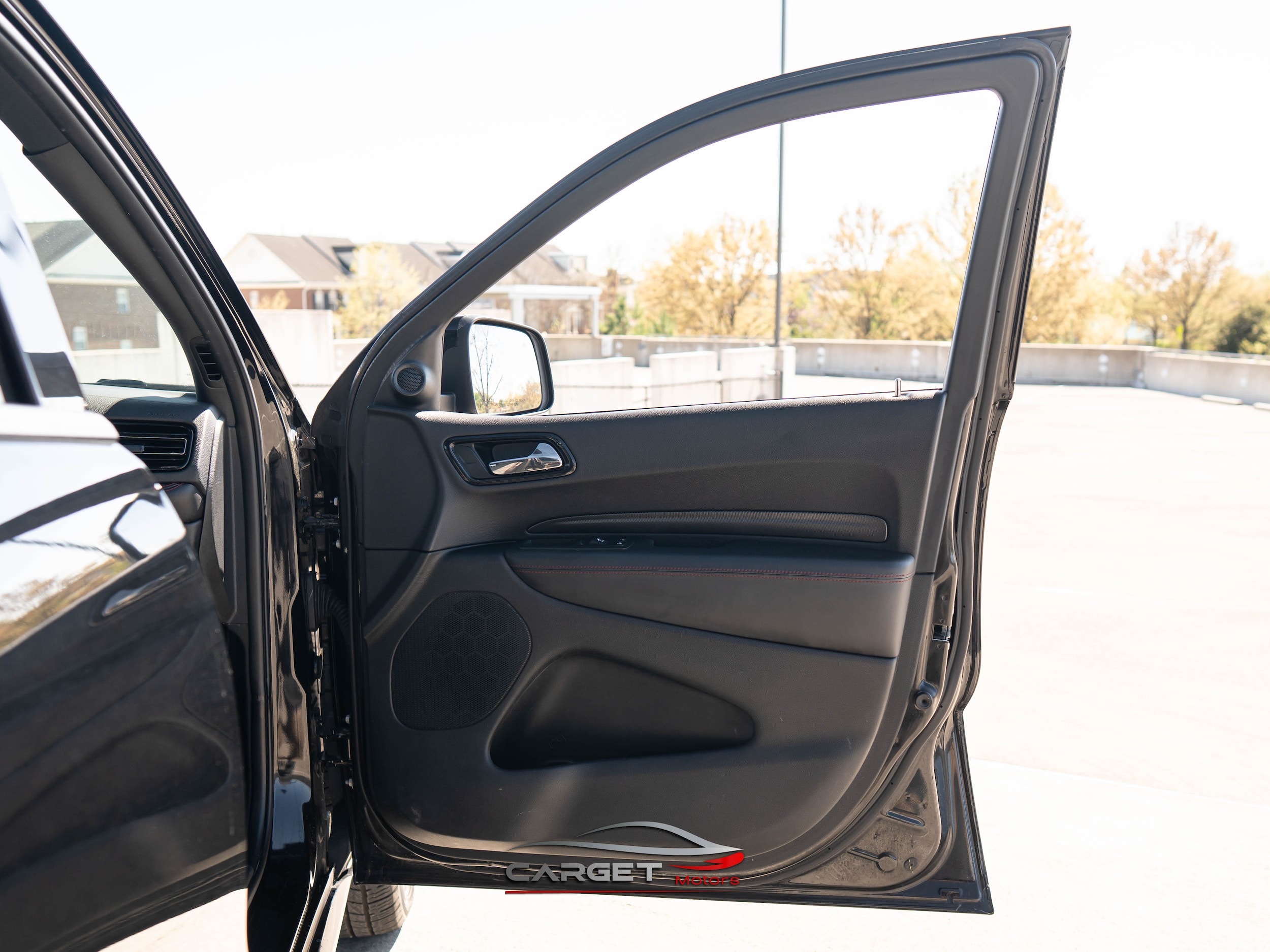 Vehicle image 43 of 52