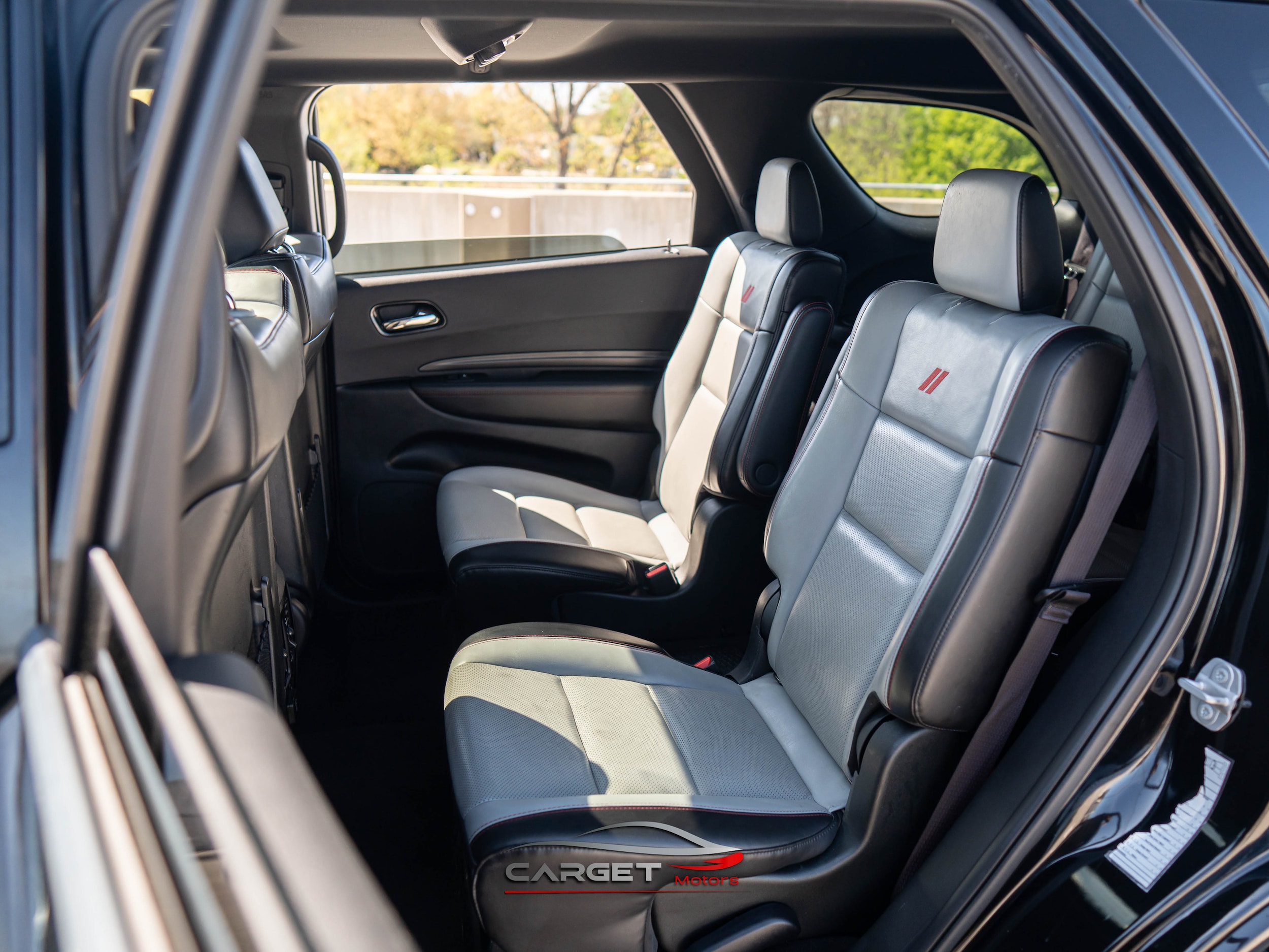 Vehicle image 20 of 52