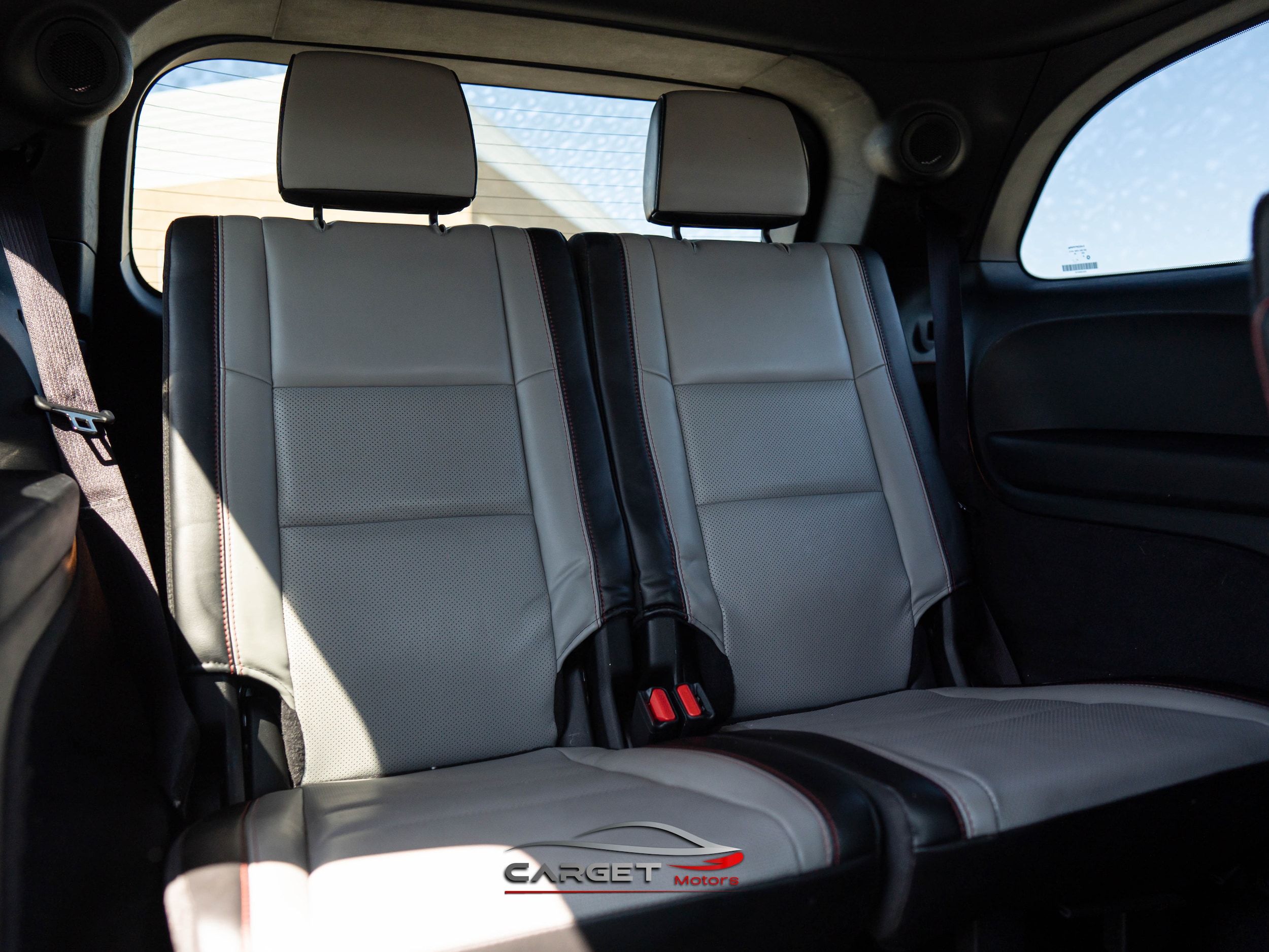 Vehicle image 19 of 52
