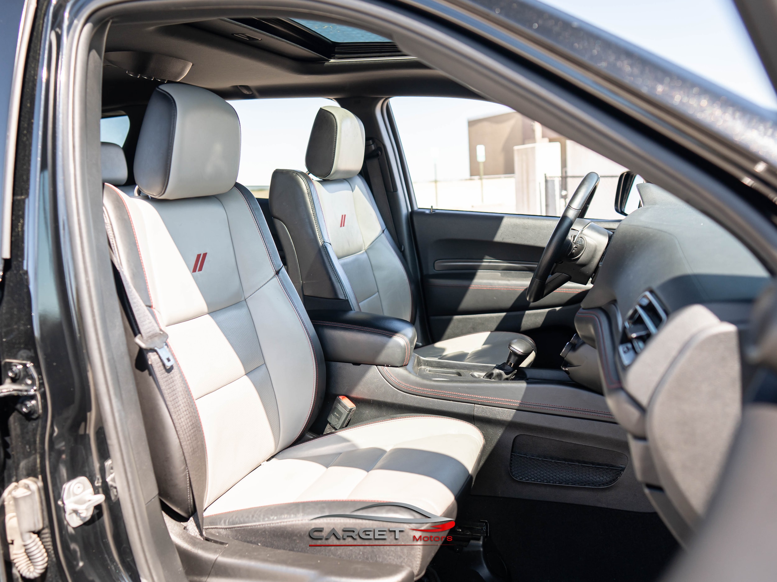 Vehicle image 16 of 52