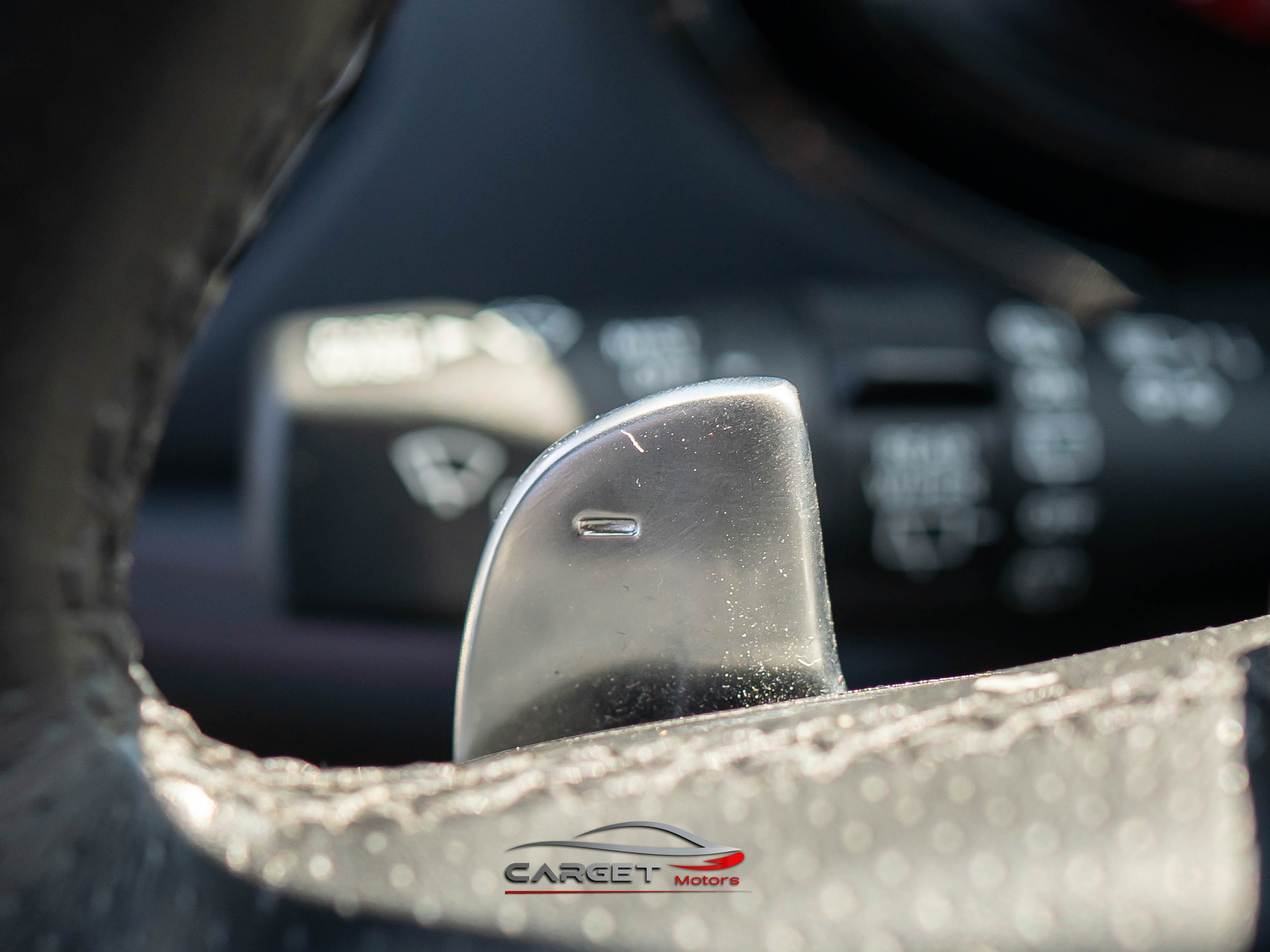 Vehicle image 28 of 52