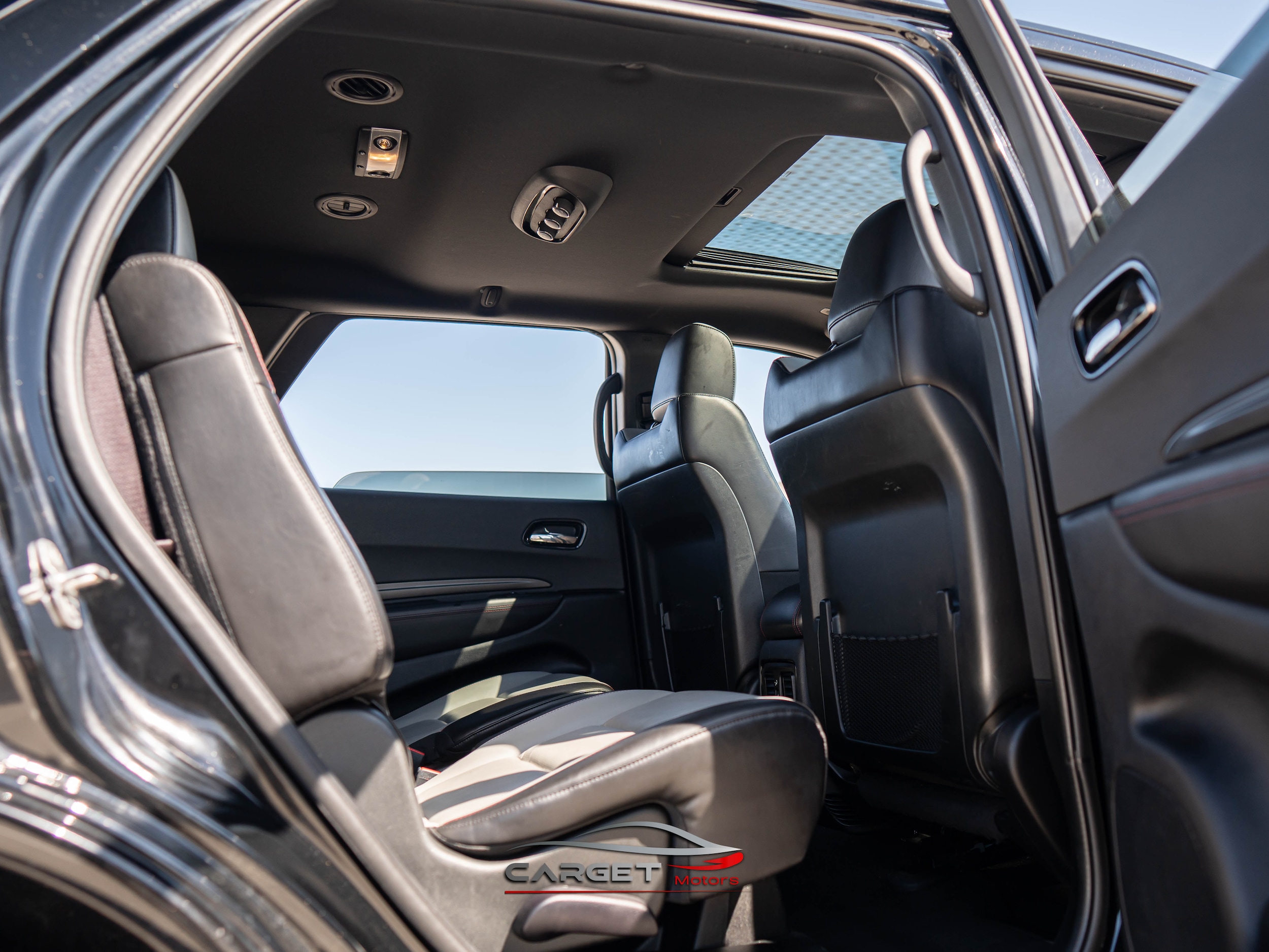 Vehicle image 18 of 52