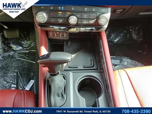 Vehicle image 19 of 24