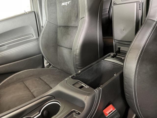 Vehicle image 25 of 41