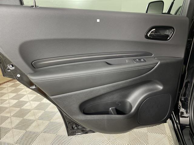 Vehicle image 27 of 41