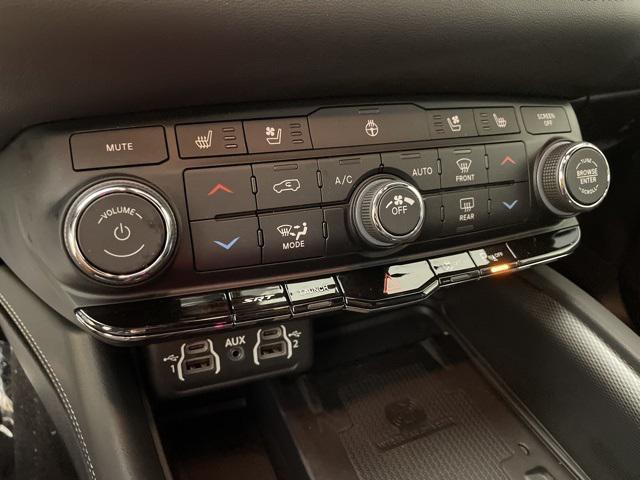 Vehicle image 23 of 41