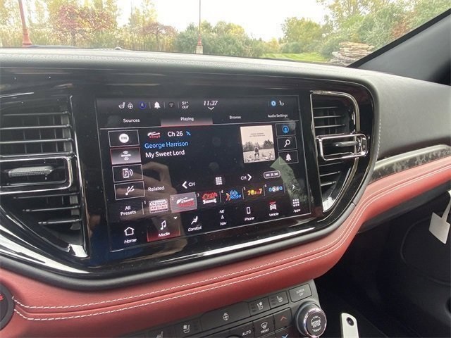 Vehicle image 15 of 26