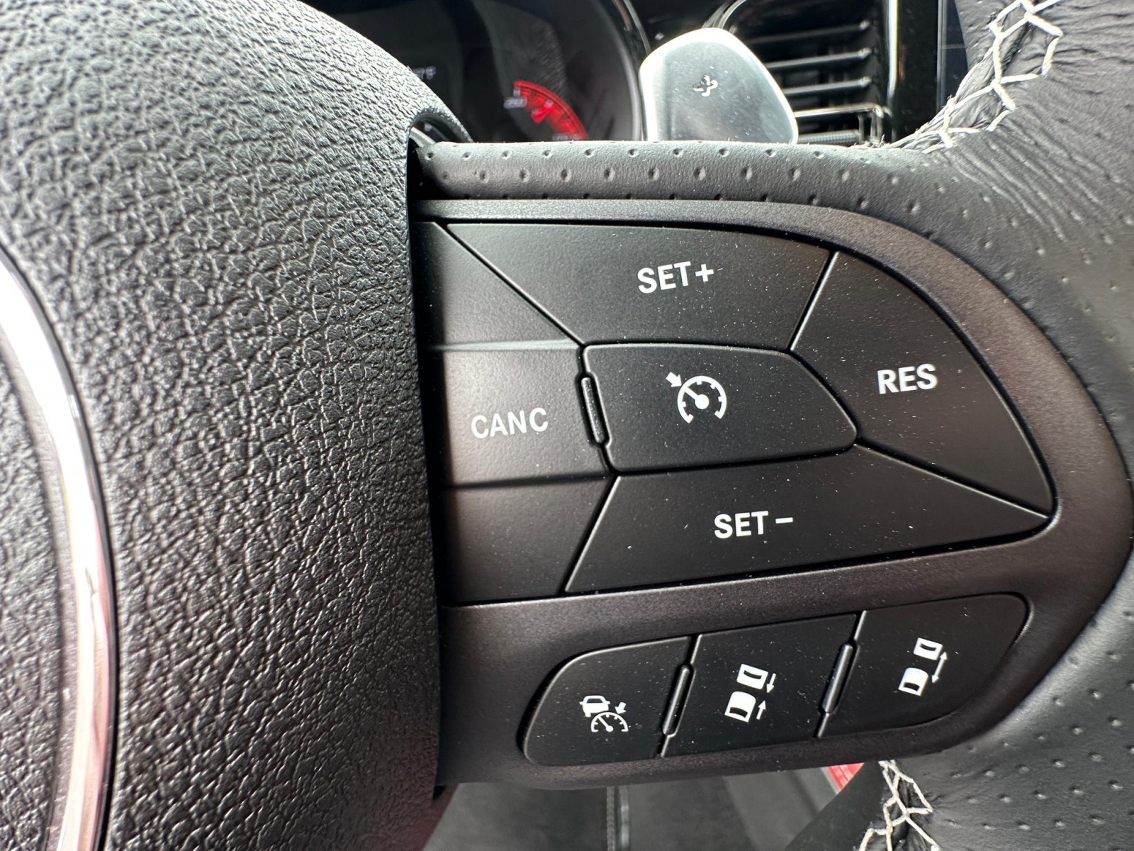 Vehicle image 20 of 36