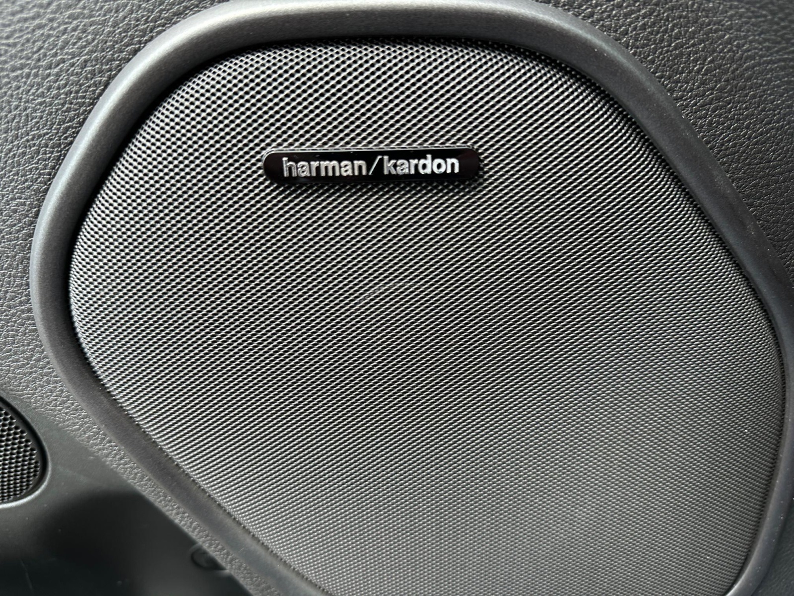 Vehicle image 28 of 36