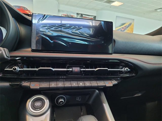 Vehicle image 10 of 16
