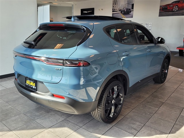 Vehicle image 5 of 16