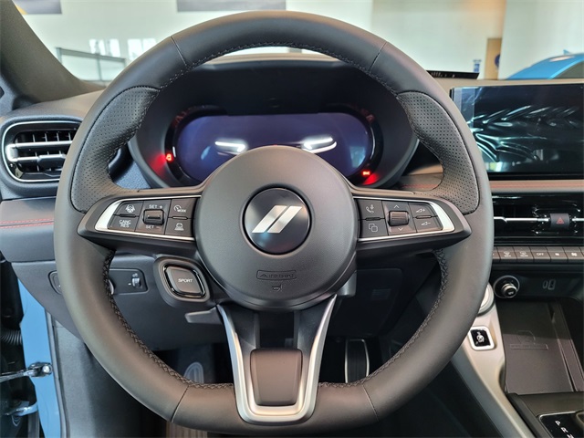 Vehicle image 12 of 16