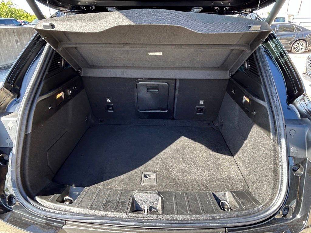Vehicle image 31 of 53