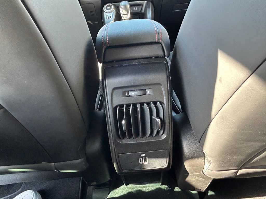 Vehicle image 34 of 53