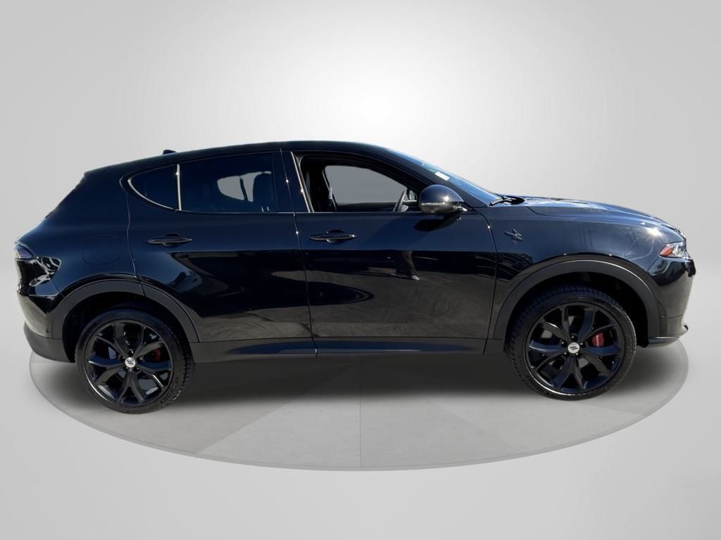 Vehicle image 4 of 53