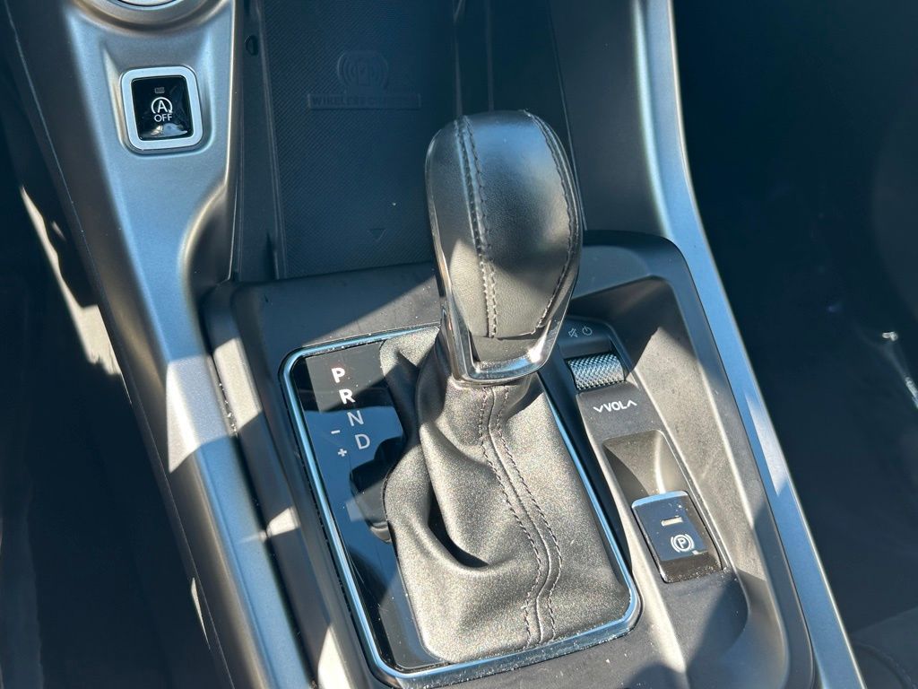 Vehicle image 14 of 53