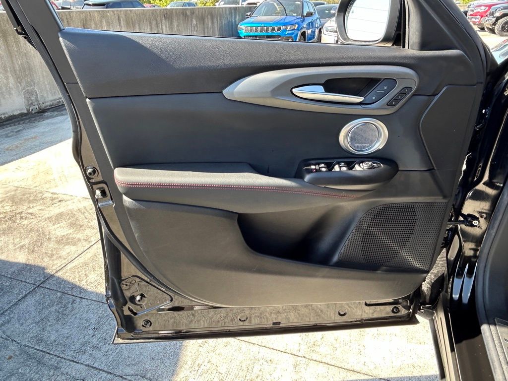 Vehicle image 39 of 53