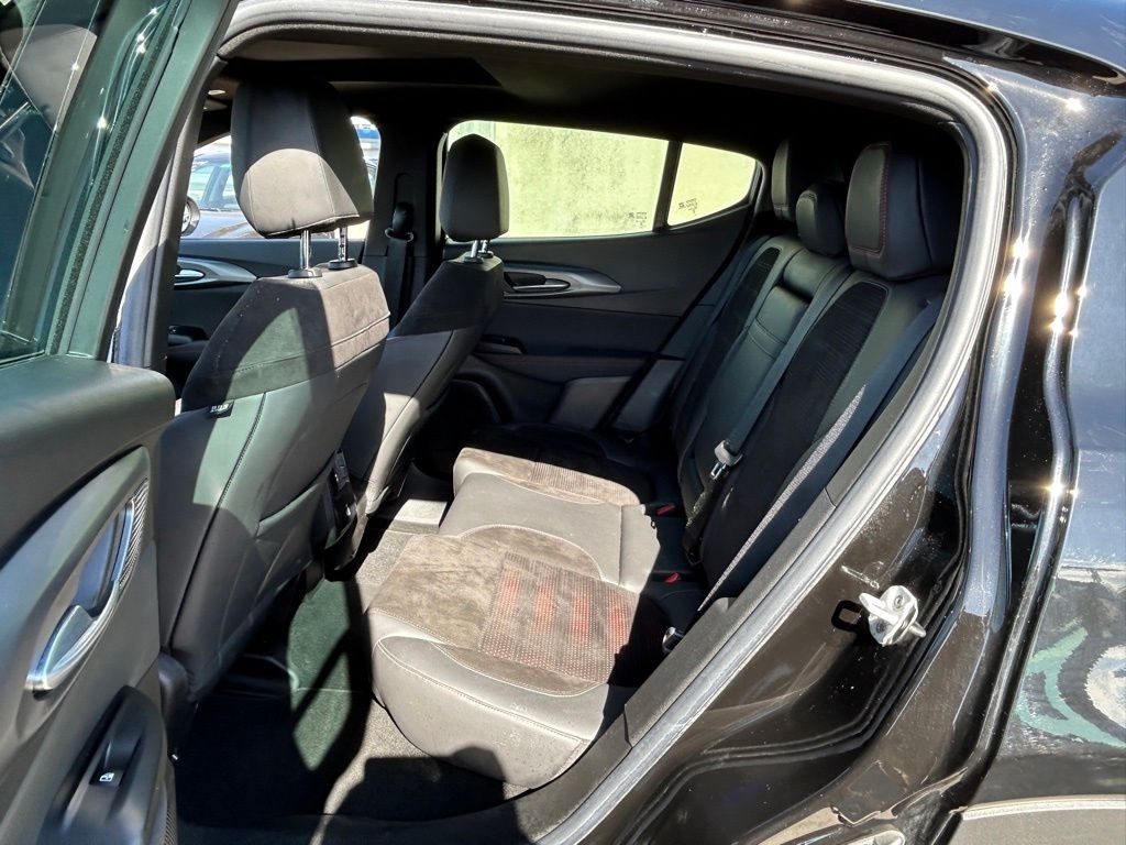 Vehicle image 33 of 53