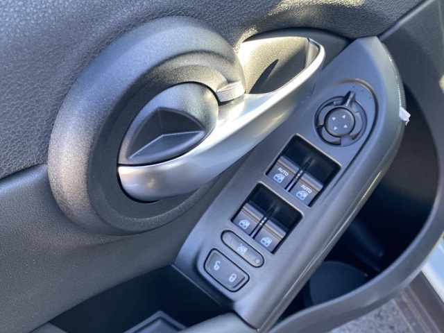 Vehicle image 14 of 37