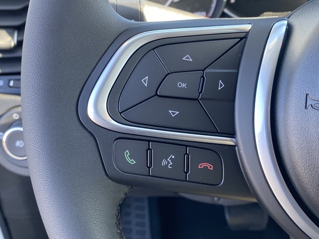 Vehicle image 17 of 37