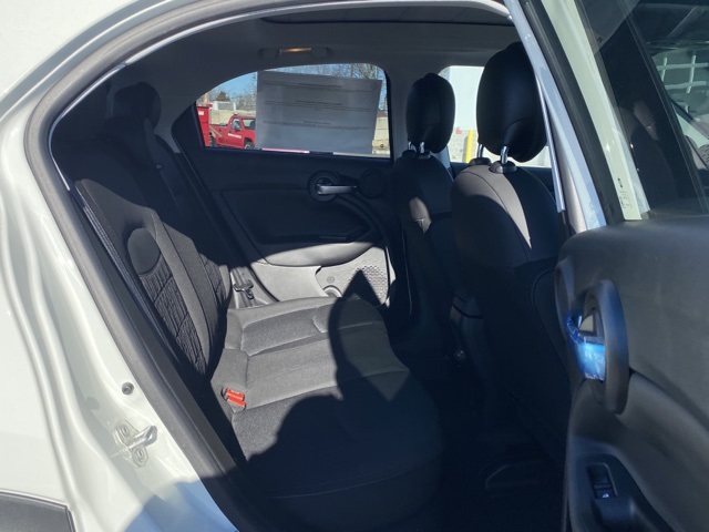 Vehicle image 31 of 37