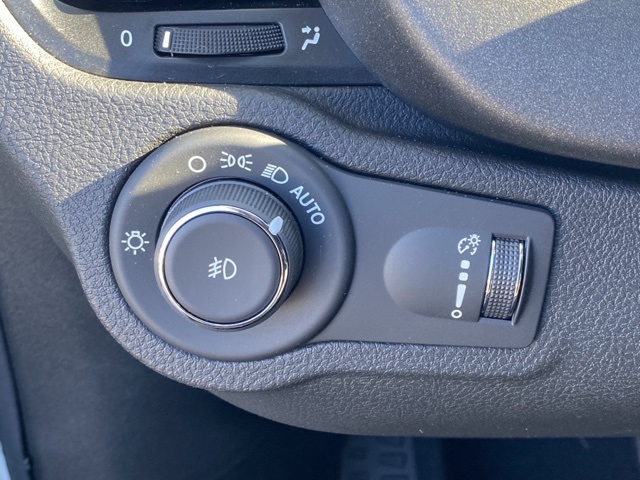 Vehicle image 26 of 37