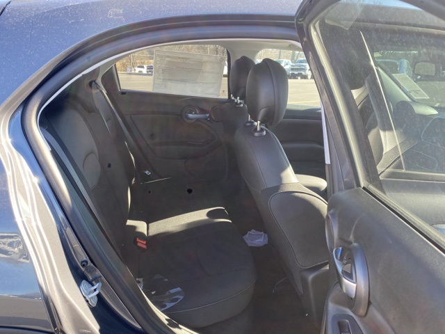 Vehicle image 32 of 38