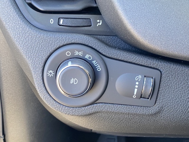 Vehicle image 27 of 38