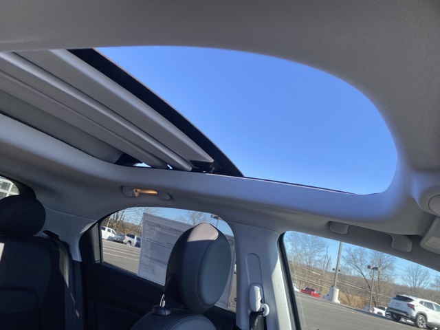 Vehicle image 31 of 38