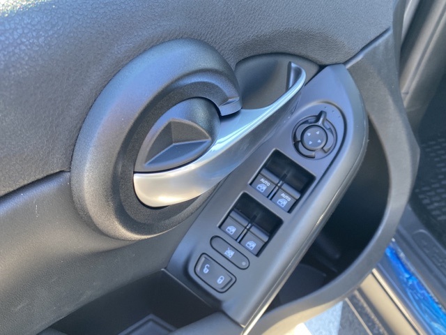Vehicle image 14 of 38
