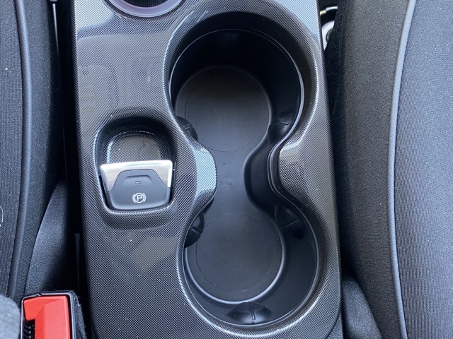 Vehicle image 25 of 37