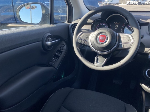 Vehicle image 33 of 37