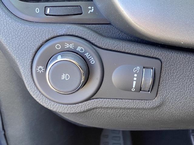 Vehicle image 27 of 37