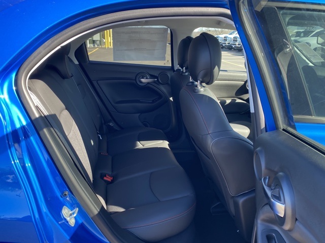 Vehicle image 31 of 37