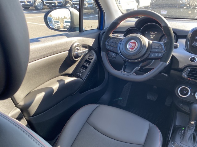 Vehicle image 33 of 37