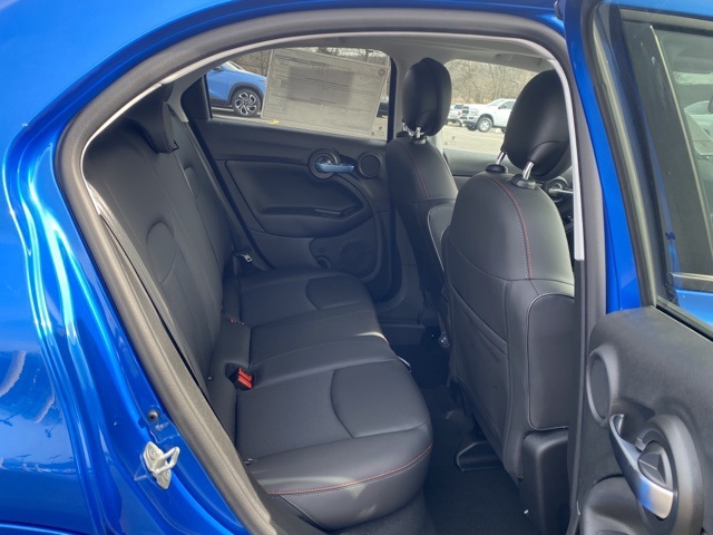 Vehicle image 32 of 38