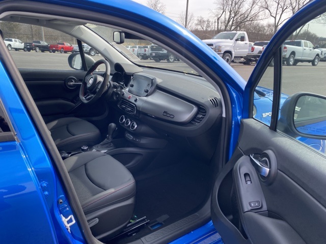 Vehicle image 28 of 38