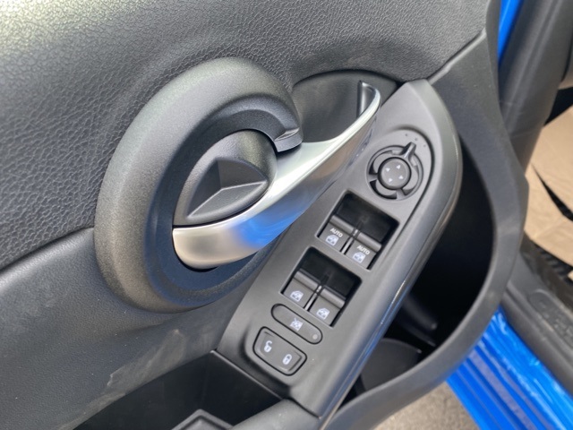Vehicle image 14 of 38