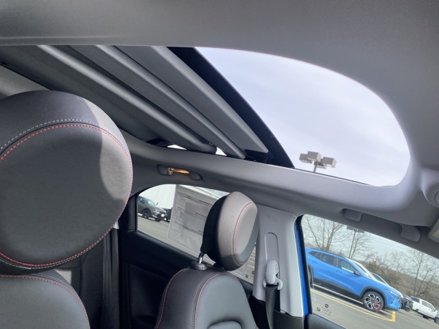 Vehicle image 31 of 38