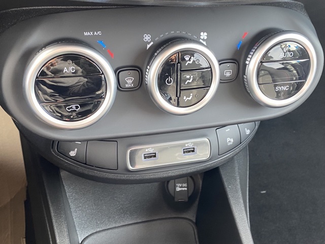 Vehicle image 22 of 38