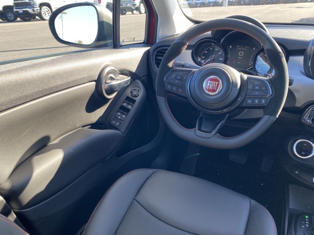 Vehicle image 33 of 37