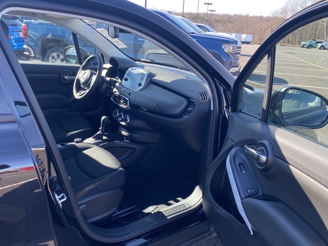Vehicle image 27 of 37