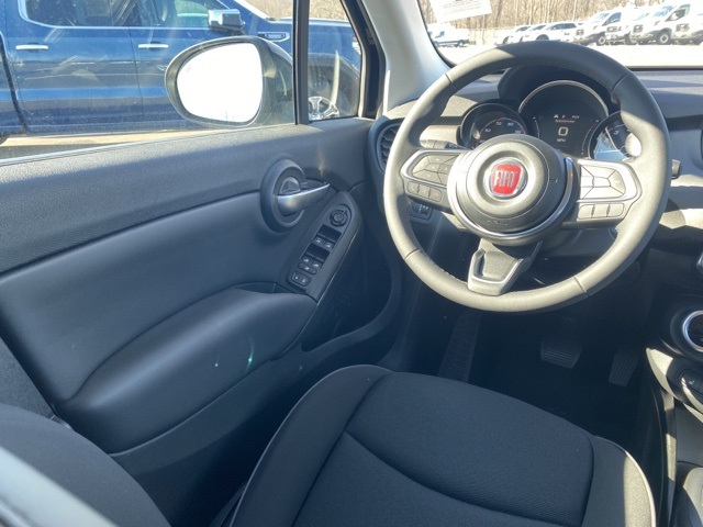 Vehicle image 33 of 37