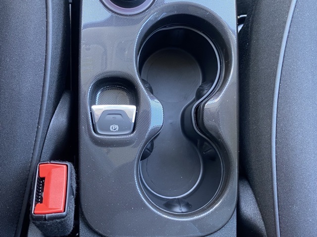 Vehicle image 25 of 37